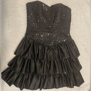 Betsey Johnson size 6 cocktail dress